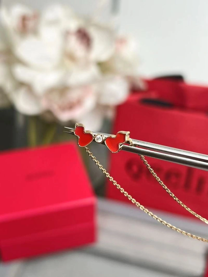 Bold Qeelin Necklaces 211671