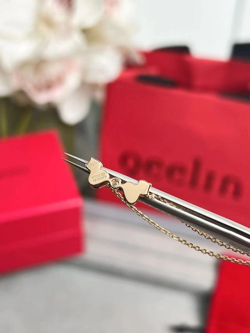 Bold Qeelin Necklaces 211671
