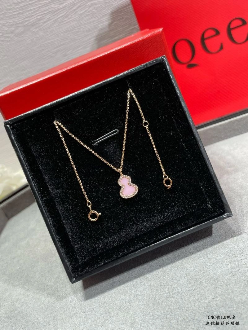 Seasonal Qeelin Necklaces 211108
