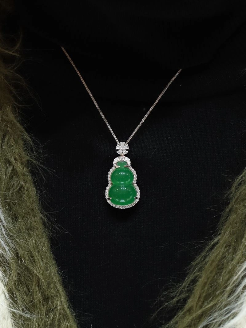 Qeelin Necklaces Premium 211081