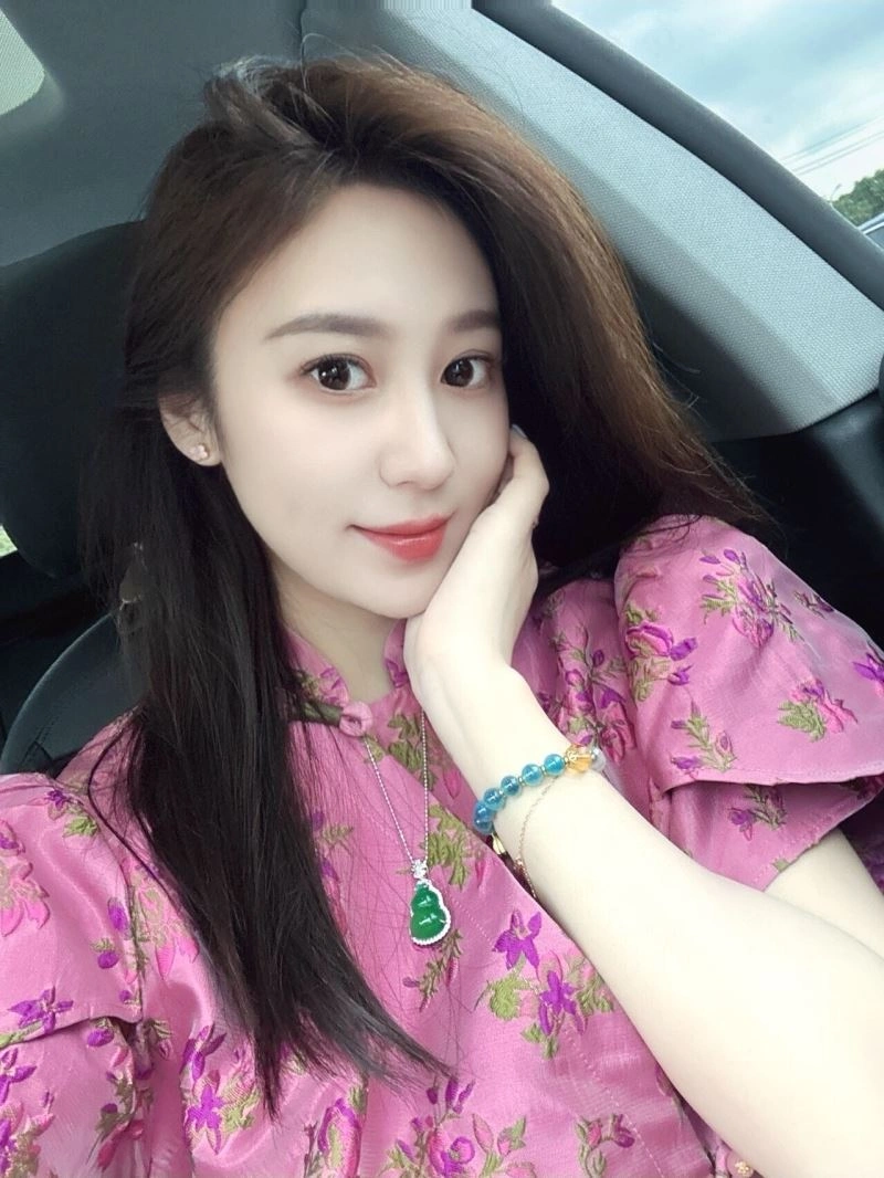 Qeelin Necklaces Premium 211081