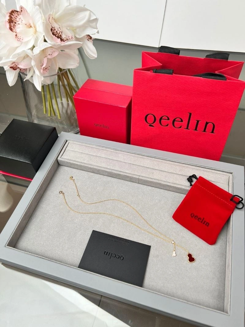 TechFriendly Qeelin Necklaces 211072