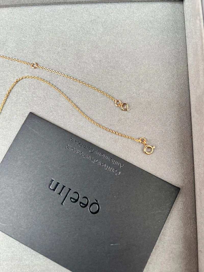 TechFriendly Qeelin Necklaces 211072