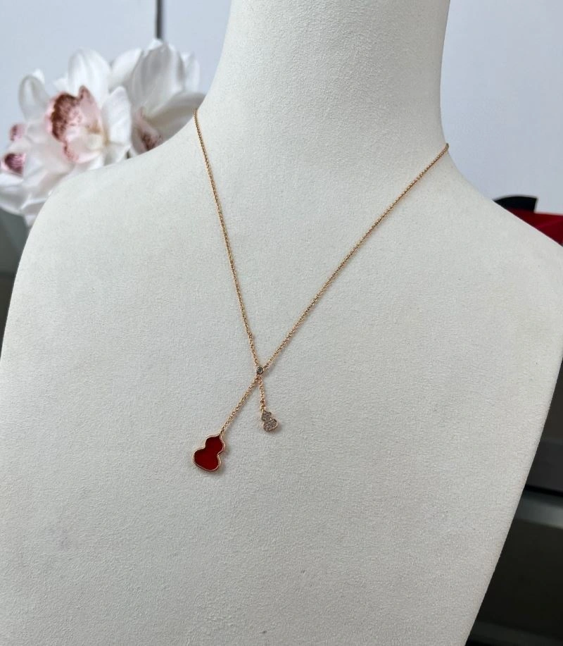 TechFriendly Qeelin Necklaces 211072