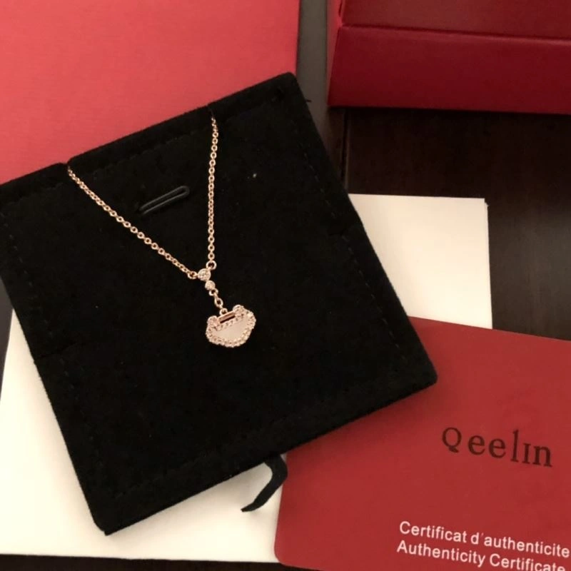 Sophisticated Qeelin Necklaces 211070