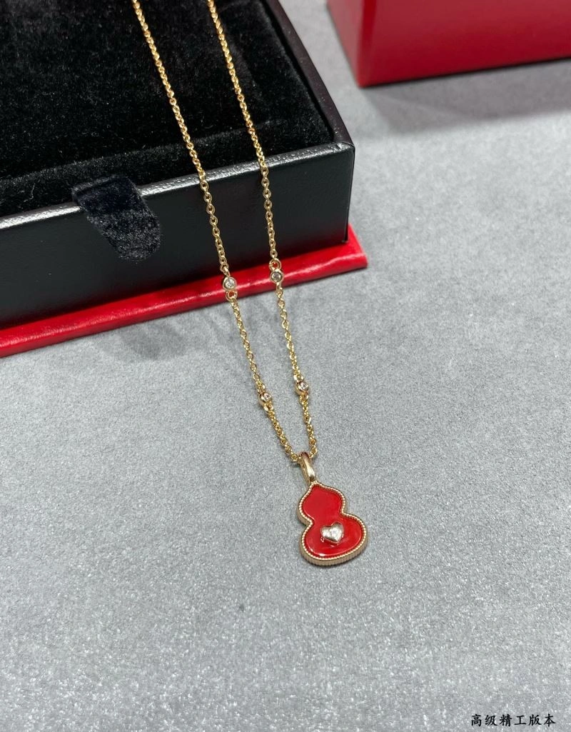 UrbanStyle Qeelin Necklaces 211066