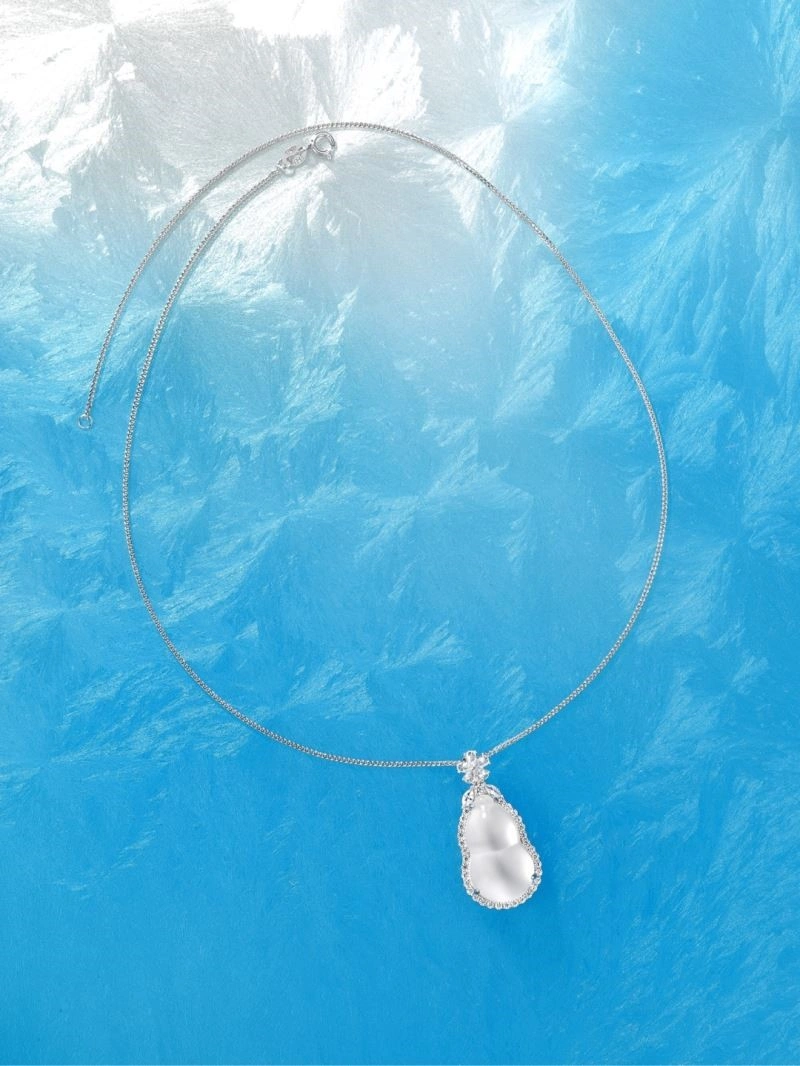 Qeelin Necklaces Sleek 210391