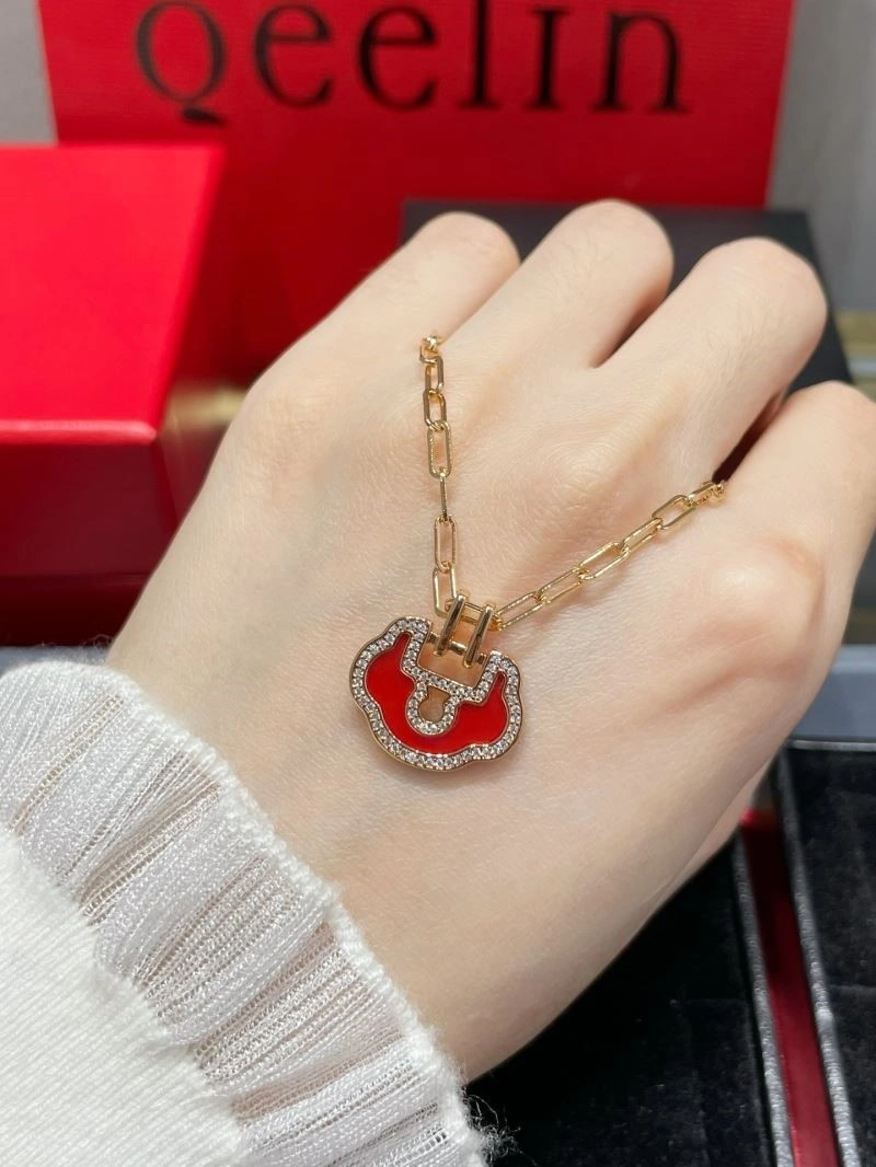 Qeelin Necklaces TechFriendly 210388