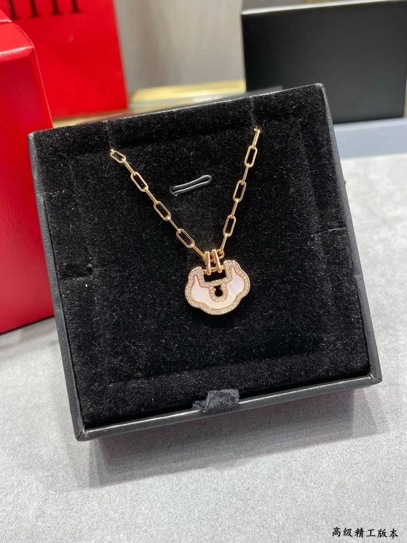 WaterResistant Qeelin Necklaces 210382