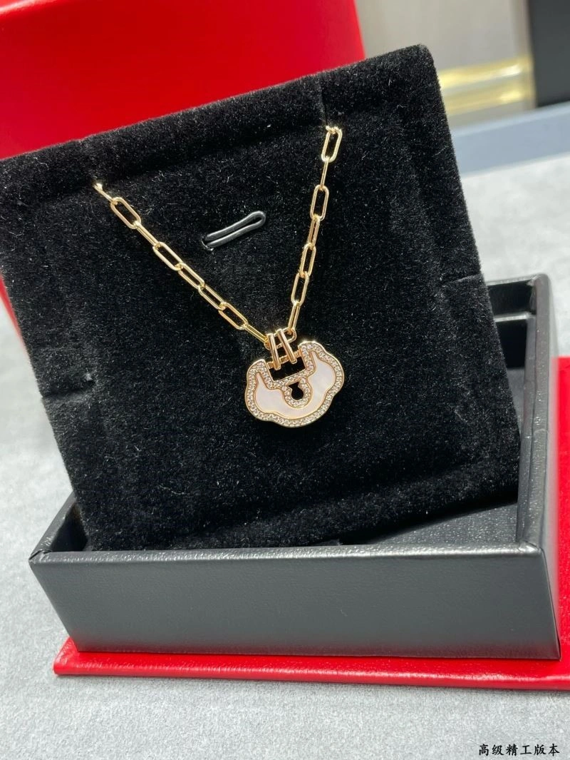 WaterResistant Qeelin Necklaces 210382