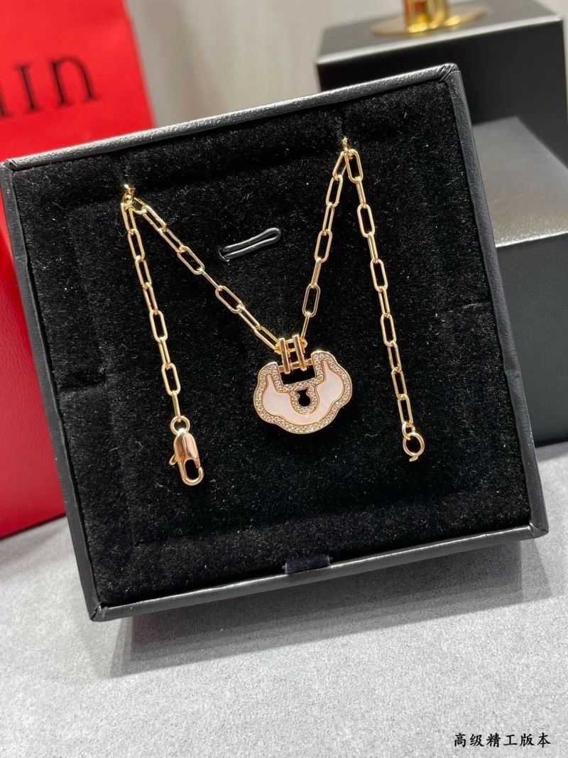 WaterResistant Qeelin Necklaces 210382