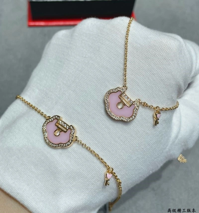GoodFit Qeelin Necklaces 210381