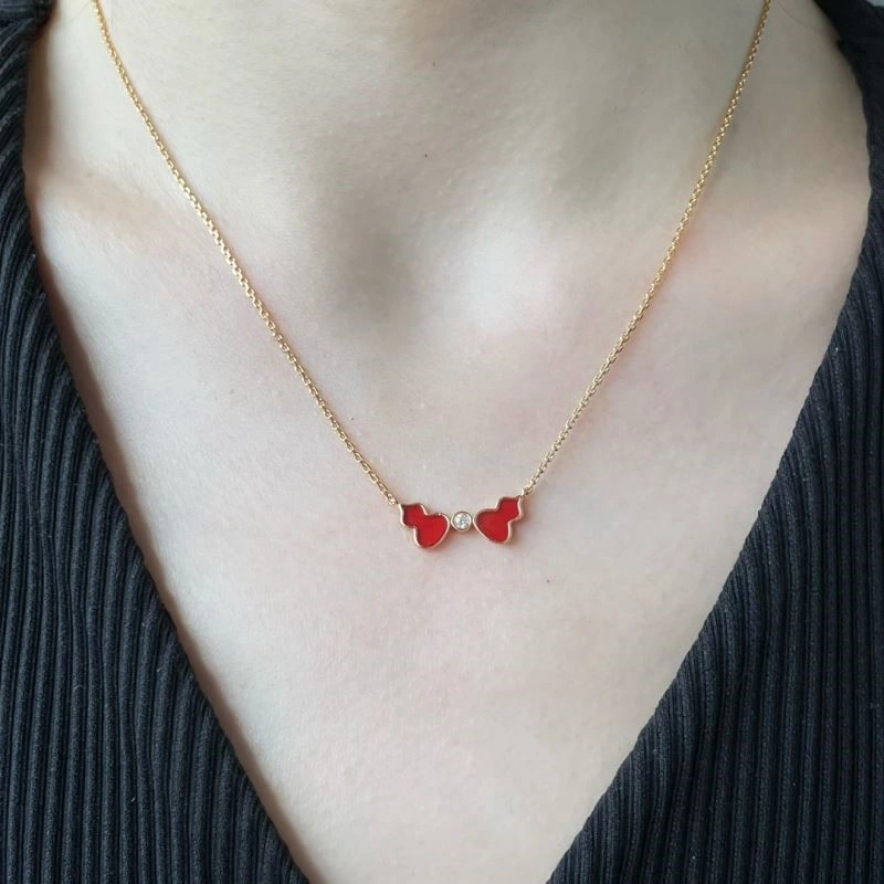 TechFriendly Qeelin Necklaces 210370