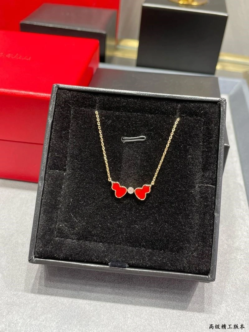 TechFriendly Qeelin Necklaces 210370