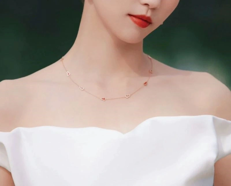FreshLook Qeelin Necklaces 210363