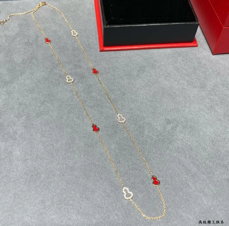 FreshLook Qeelin Necklaces 210363