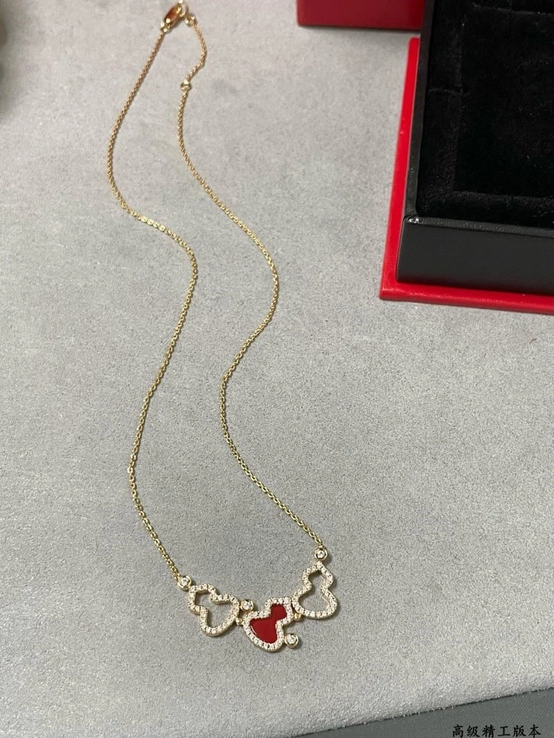 Tailored Qeelin Necklaces 210357