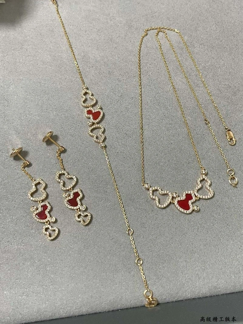 Tailored Qeelin Necklaces 210357