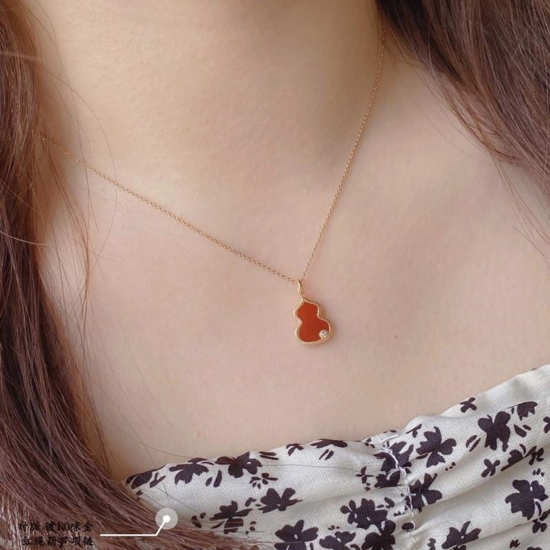 SmoothTexture Qeelin Necklaces 210356