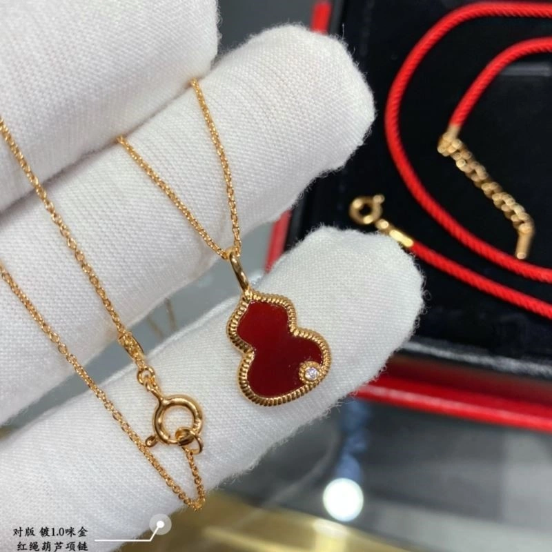 SmoothTexture Qeelin Necklaces 210356