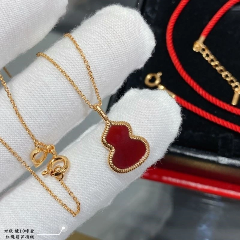 SmoothTexture Qeelin Necklaces 210356