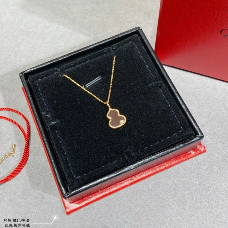 SmoothTexture Qeelin Necklaces 210356