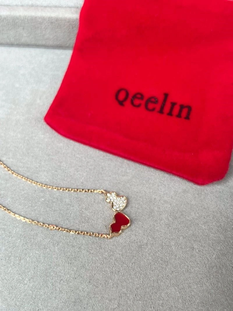 QuickDry Qeelin Necklaces 210358