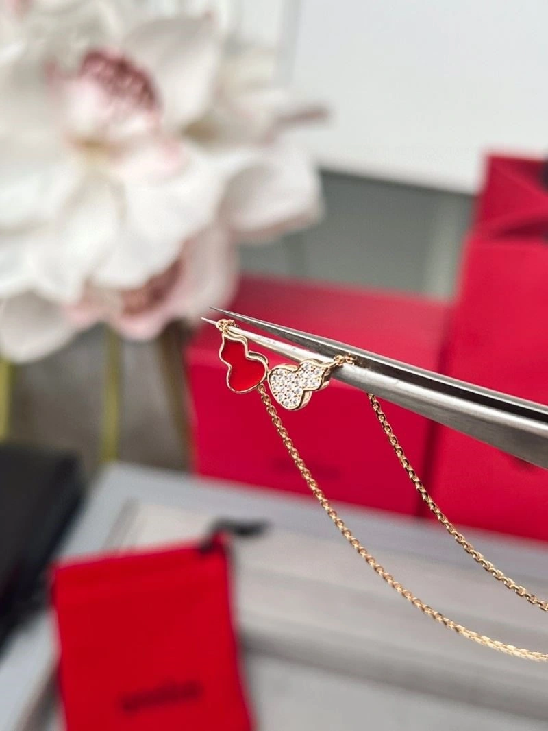 QuickDry Qeelin Necklaces 210358
