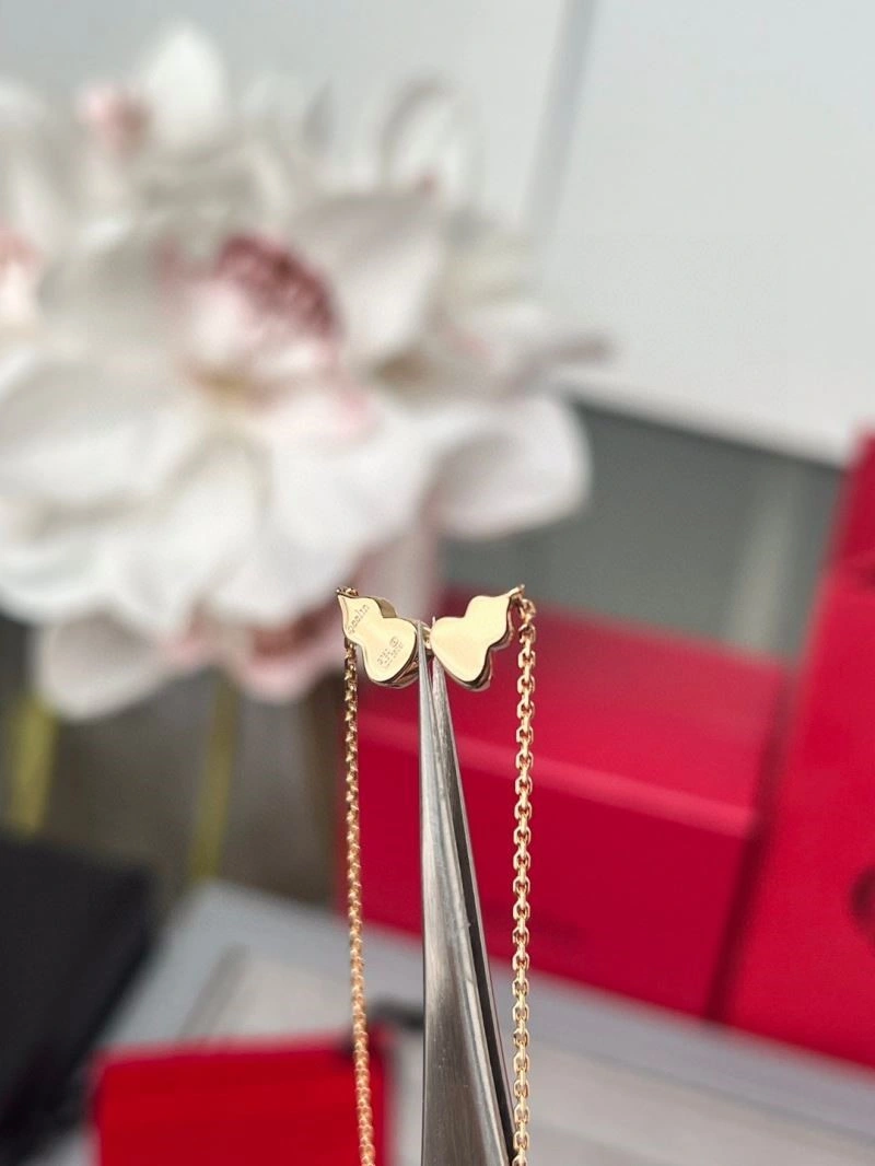 QuickDry Qeelin Necklaces 210358