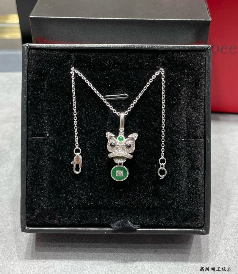Stylish Qeelin Necklaces 210352