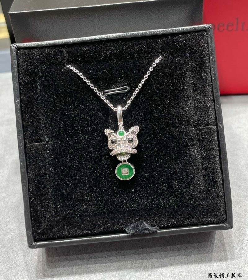 Stylish Qeelin Necklaces 210352