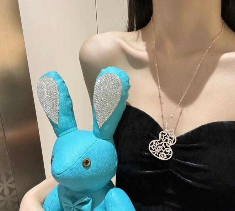 Breathable Qeelin Necklaces 209648