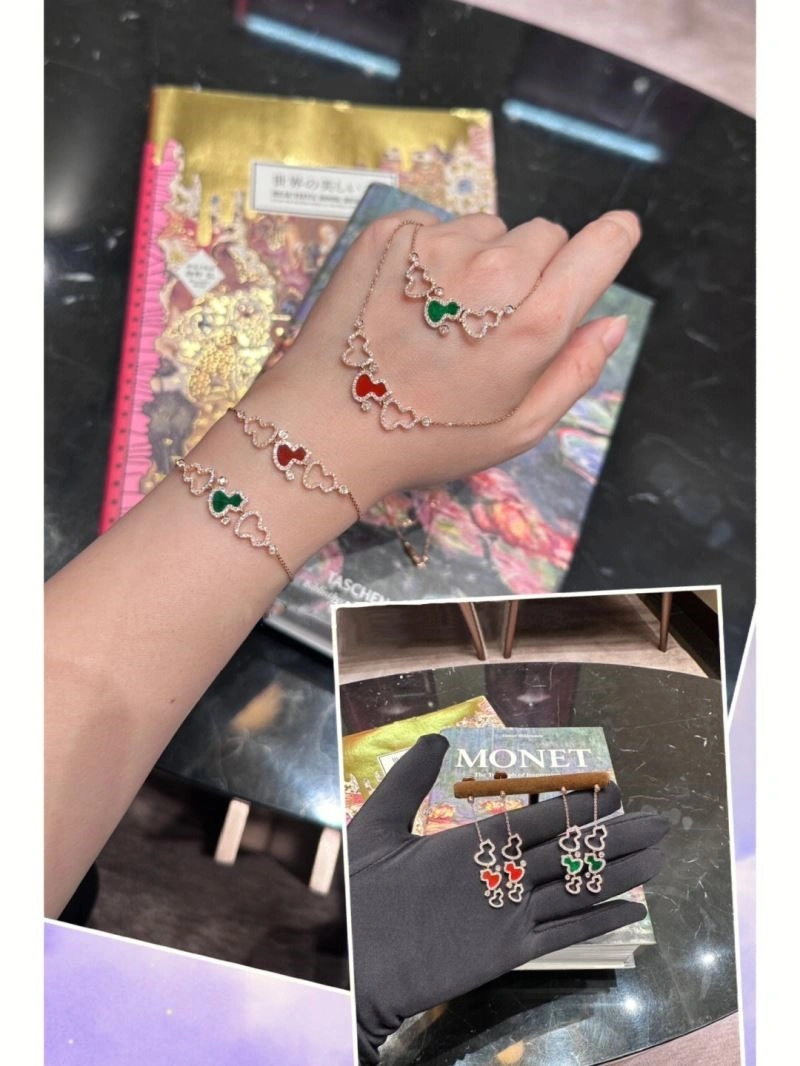 Qeelin Necklaces ZipUp 209659
