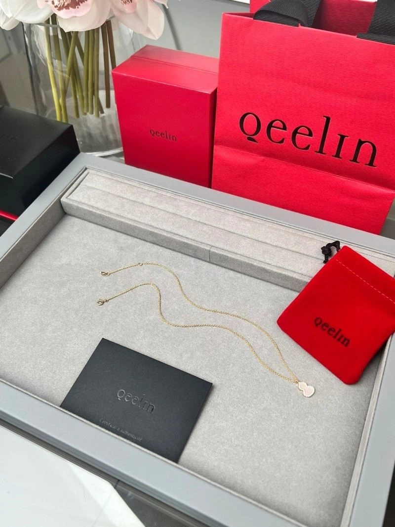 Snug Qeelin Necklaces 209135