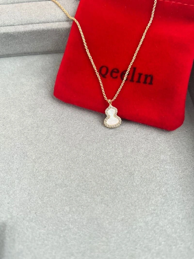 Snug Qeelin Necklaces 209135