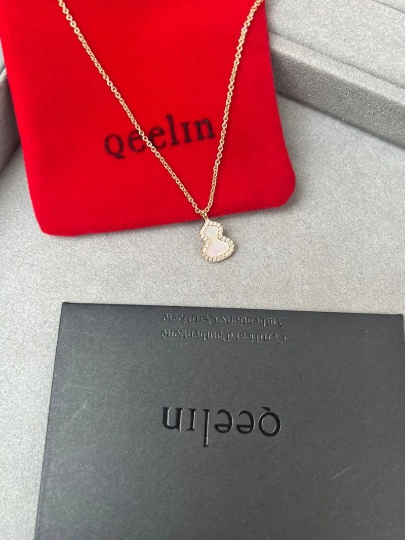 Snug Qeelin Necklaces 209135