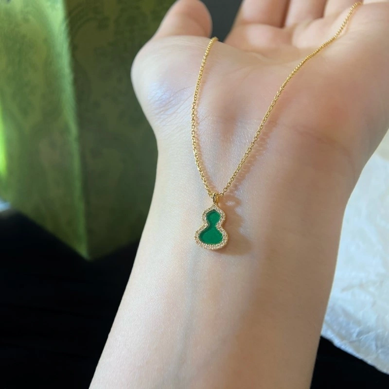 Comfortable Qeelin Necklaces 208470