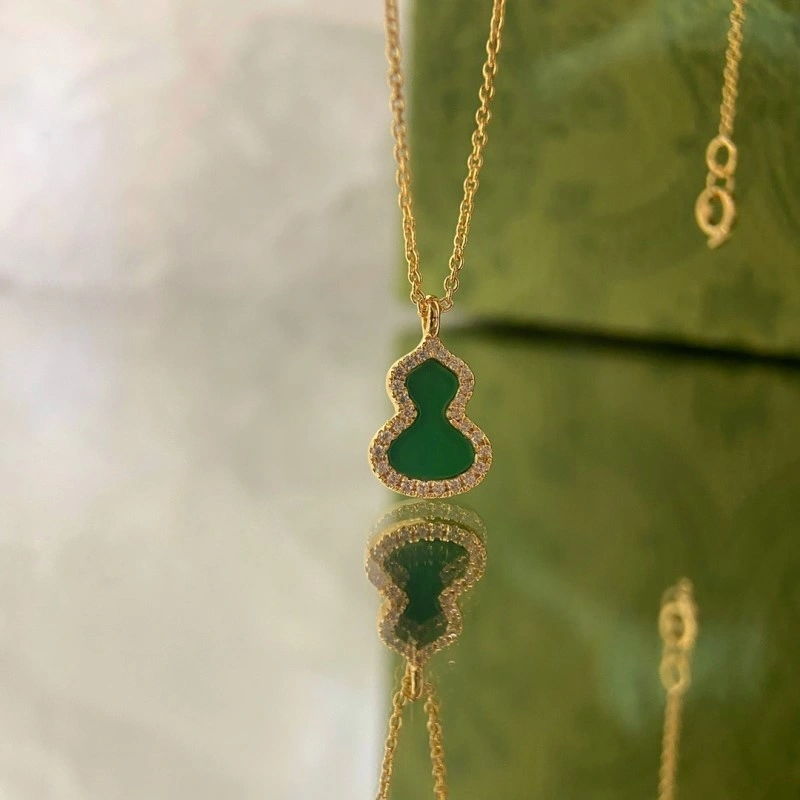 Comfortable Qeelin Necklaces 208470