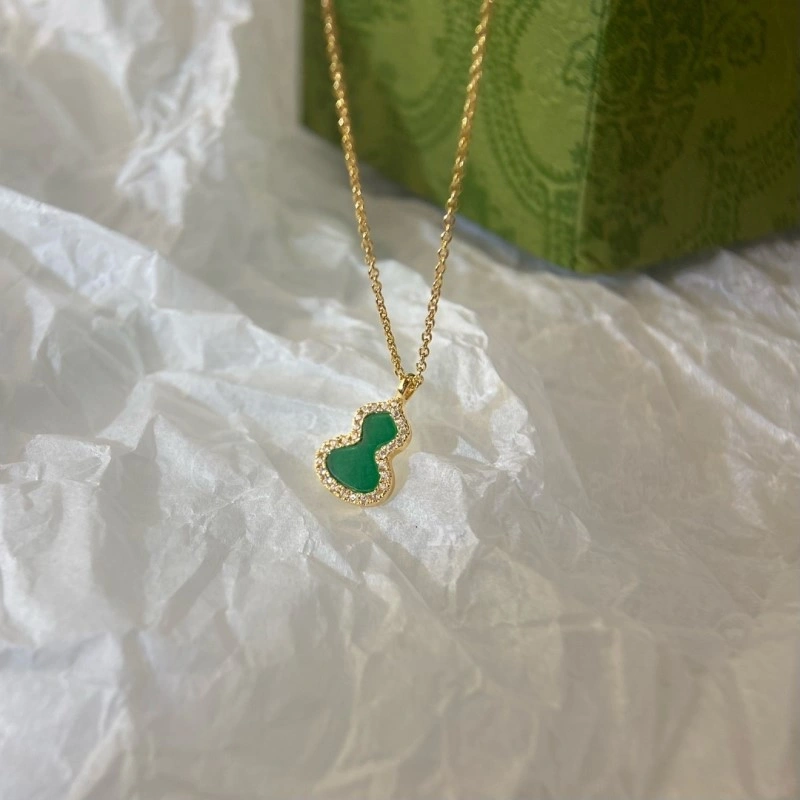 Comfortable Qeelin Necklaces 208470