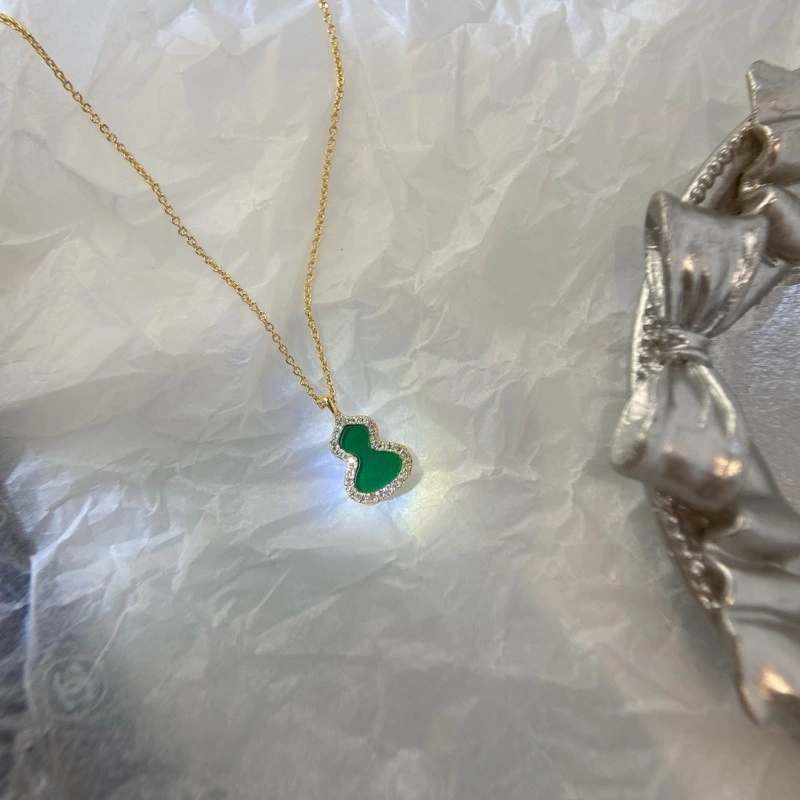 Comfortable Qeelin Necklaces 208470