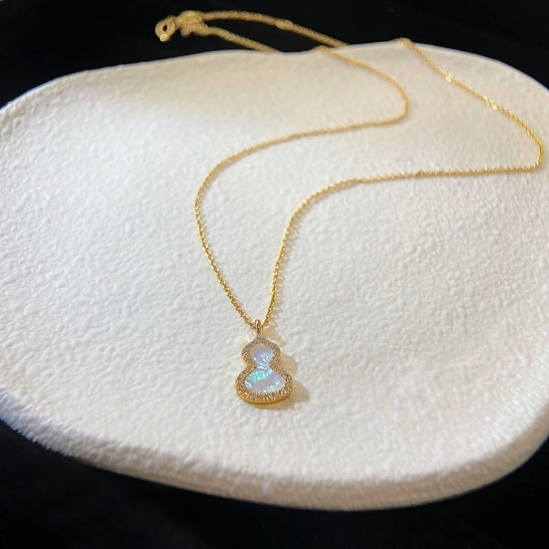Qeelin Necklaces Compact 208474