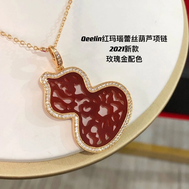 Sleek Qeelin Necklaces 208446