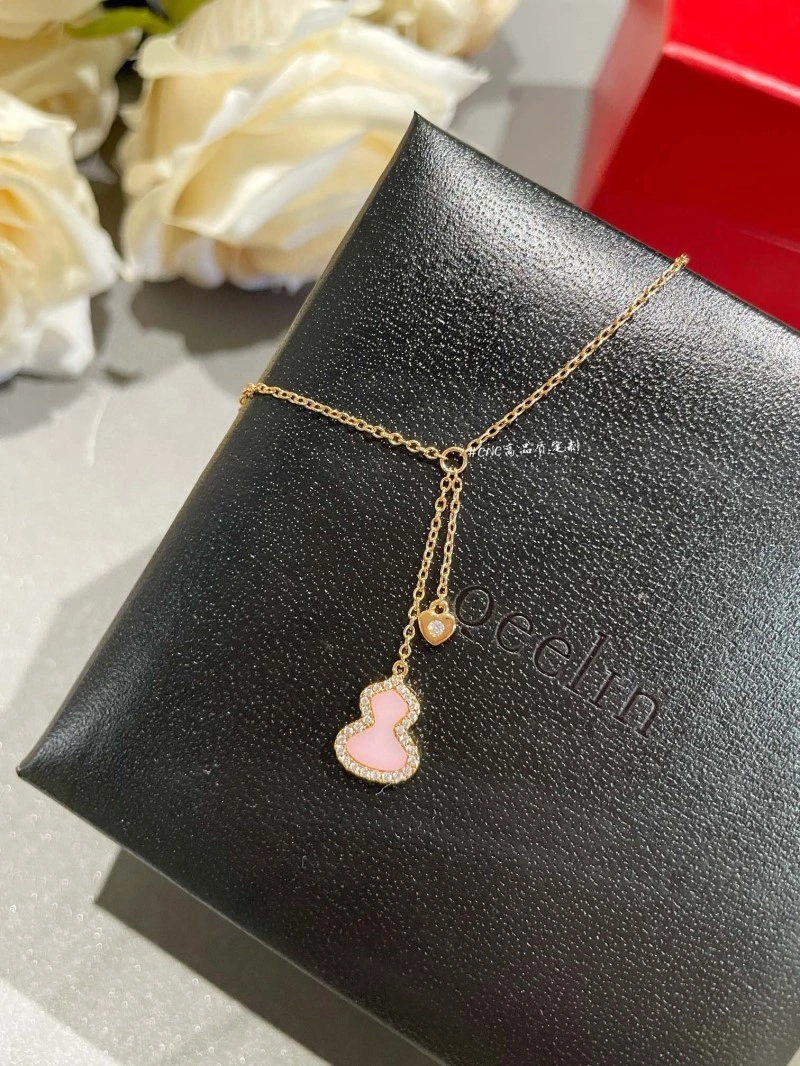 WellDesigned Qeelin Necklaces 208451
