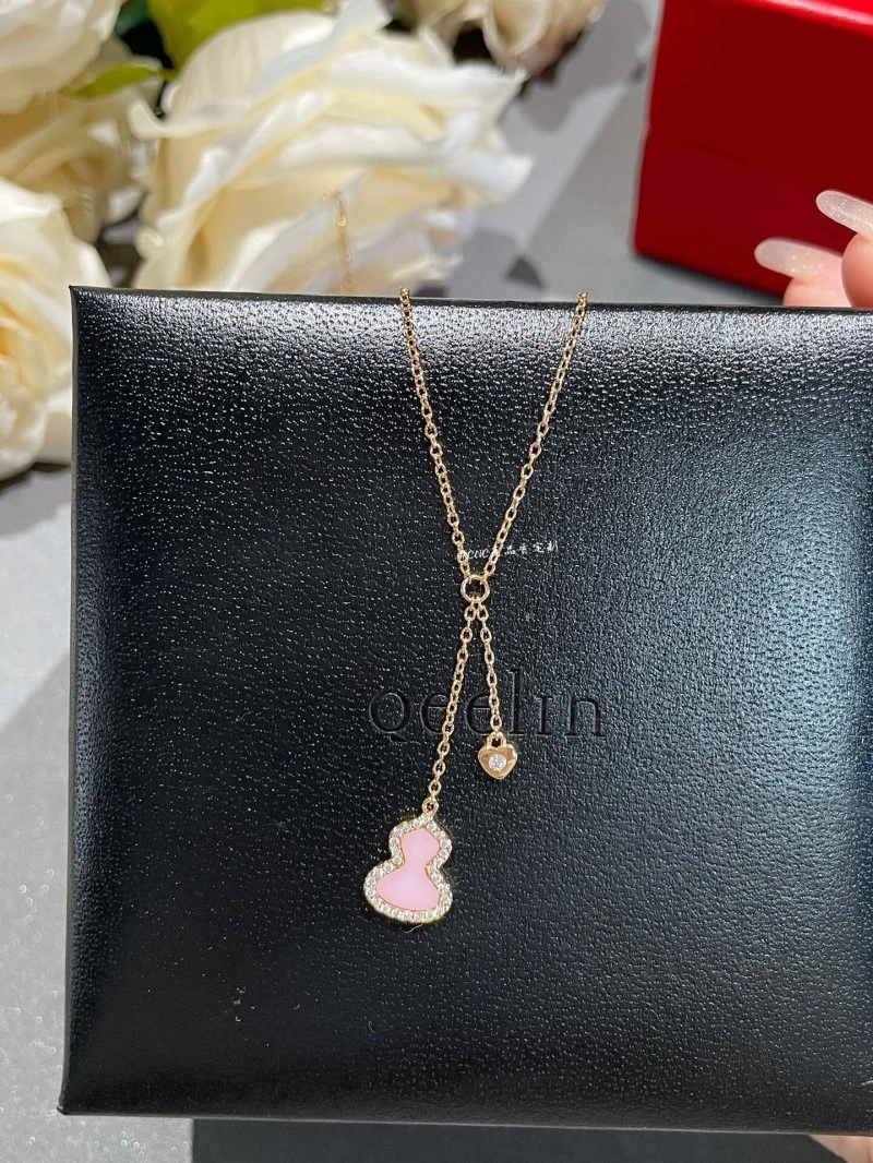 WellDesigned Qeelin Necklaces 208451