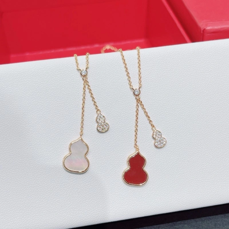 Affordable Qeelin Necklaces 208445