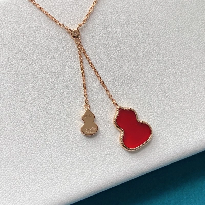 Affordable Qeelin Necklaces 208445