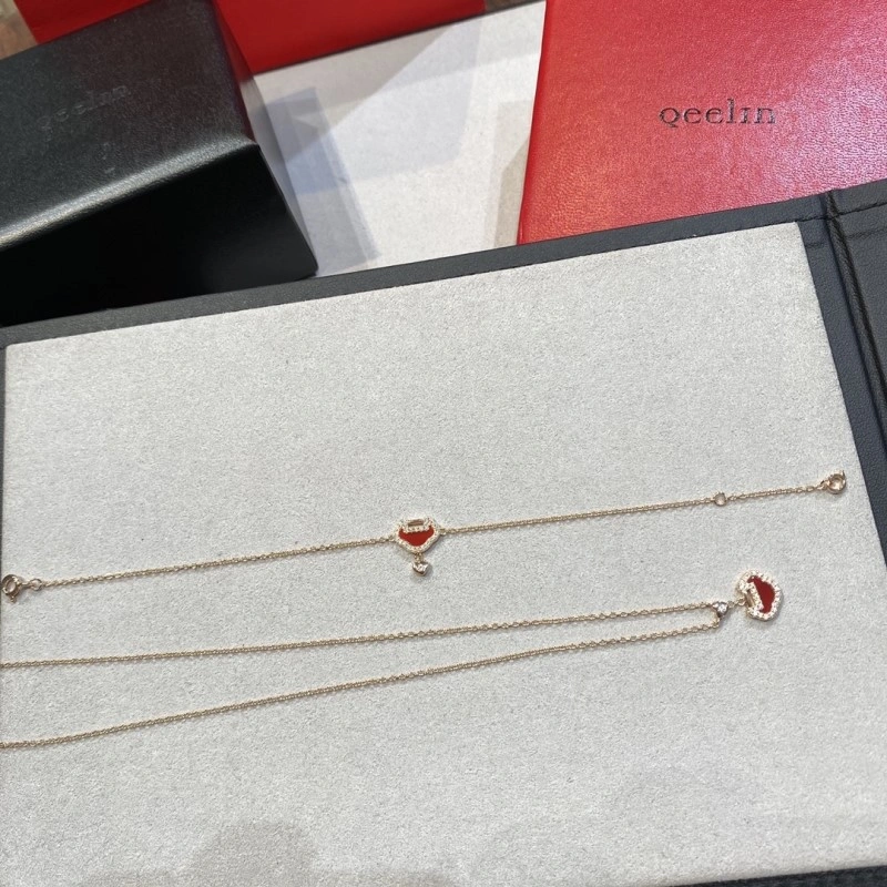 SunProtective Qeelin Necklaces 208458