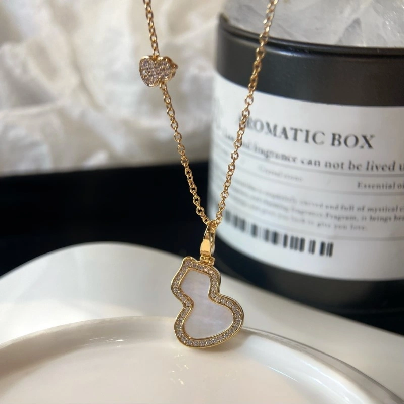 Lightweight Qeelin Necklaces 207770