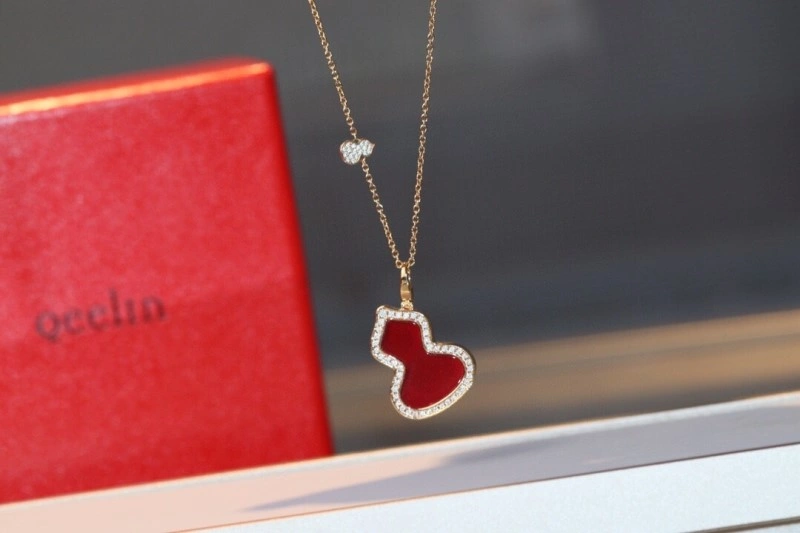Upgraded Qeelin Necklaces 207779