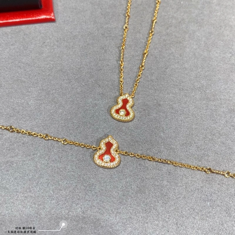 Qeelin Necklaces Cozy 207763